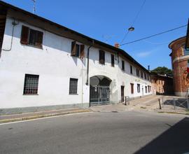 CASA DI CORTE A BAREGGIO