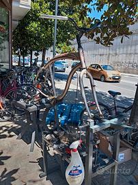 lavoro di ripristino su biciclette uomo donna elet