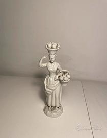 Statuetta dama in porcellana di Capodimonte
