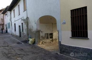 Immobile in asta di 80 m² con 3 locali a Somma Lom