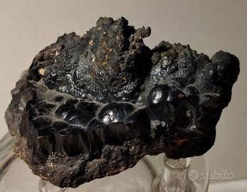 Goethite nera su matrice