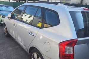 Kia Carens 2.0 16V CRDi 7 POSTI