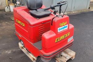 Spazzatrice Eureka Tigra 24V – Anno 2006 