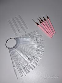 Kit espositore unghie e pennelli per nail art