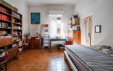 LUMINOSO BILOCALE CON BALCONE