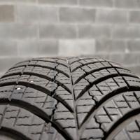 Pneumatici Goodyear Vector 4season 215/60 R17 100H