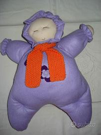Bambola di stoffa fatta a mano cm. 32X40 h., UNICA