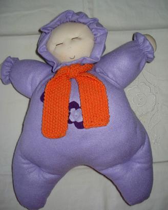 Bambola di stoffa fatta a mano cm. 32X40 h., UNICA