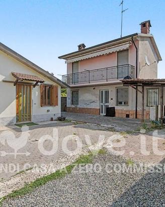 Casa indipendente di 65 m² con 2 locali e posto au