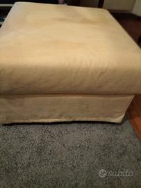 Divano con poggiapiedi 