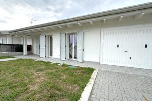 VILLA A SCHIERA A CALVISANO