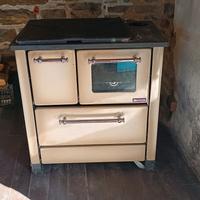 Stufa cucina a legna con forno  nordica