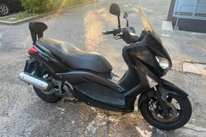 Yamaha X-max 125