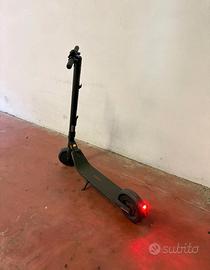 Monopattino elettrico NINEBOT 25E
