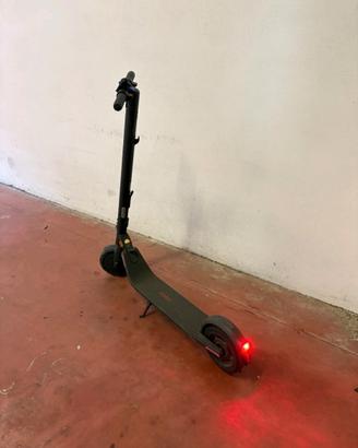 Monopattino elettrico NINEBOT 25E