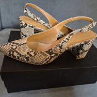 Scarpe aperte dietro con tacco stampa pitone
