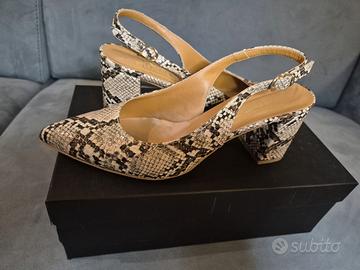 Scarpe aperte dietro con tacco stampa pitone