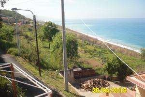 Casa indipendente ristrutturata con giardinetto