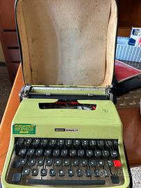 Maccina da scrivere olivetti 32