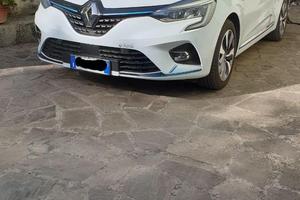 Clio E-tech hybrid 140cv S.L. (serie limitata)