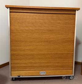 Mobile con serranda IKEA in rovere su ruote