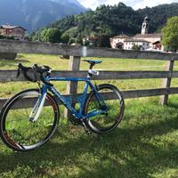 Bici da corsa Focus cayo