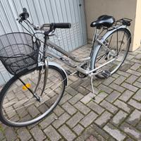 Bicicletta Donna raggi 28 telaio in alluminio 