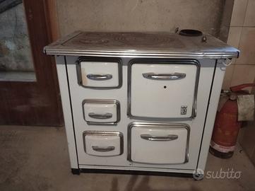 cucina stufa a legna anni 60 