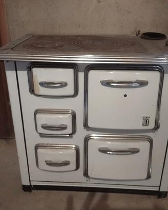 cucina stufa a legna anni 60 