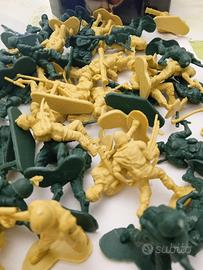 Lotto di soldatini giocattolo vintage