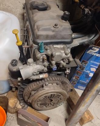 motore Peugeot 106