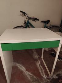 scrivania IKEA cameretta