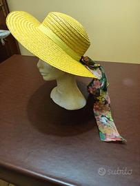 Cappello di paglia giallo