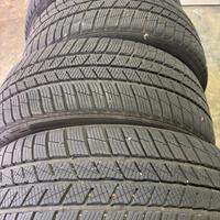 Gomme invernali 215/45 R18