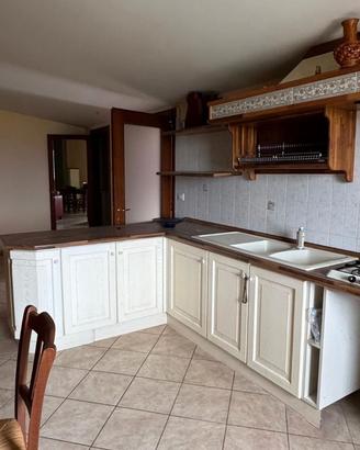 Cucina e tavolo