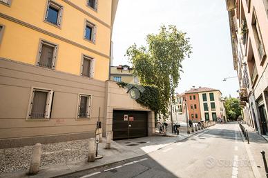 MONOLOCALE A MILANO