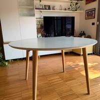 Tavolo rotondo allungabile in stile nordico