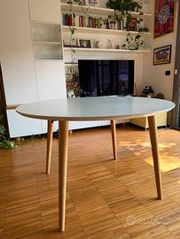 Tavolo rotondo allungabile in stile nordico
