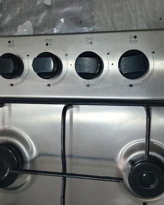 piano cottura 4 fuochi con accensione elettronica 