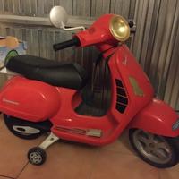 Vespa giocattolo elettrica