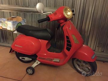 Vespa giocattolo elettrica