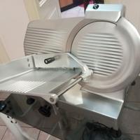 Affettatrice compatta lama 25