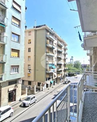 3 LOCALI A GENOVA