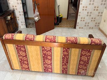Divano 3 posti con struttura in legno
