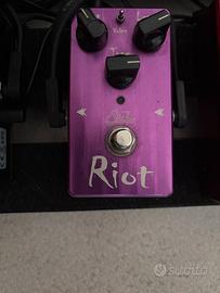 Distorsore Suhr Riot