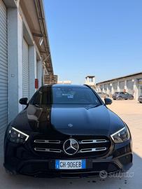 Mercedes E220 4matic premium
