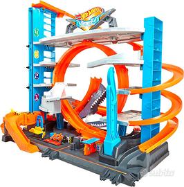 Pista Hot Wheels squalo con automobili
