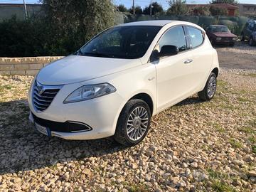 Lancia Ypsilon 0.9 TwinAir 85 CV 5 porte Metano Ec