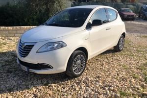 Lancia Ypsilon 0.9 TwinAir 85 CV 5 porte Metano Ec