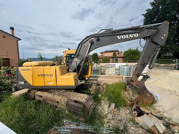 VOLVO EC140LC ESCAVATORE CINGOLATO 14,5 TONNELLATE